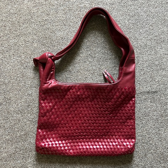 Pritzi Woven Leather Red Hobo Shoulder Tote Satchel Hand Bag Purse Zip Closure - Picture 2 of 13
